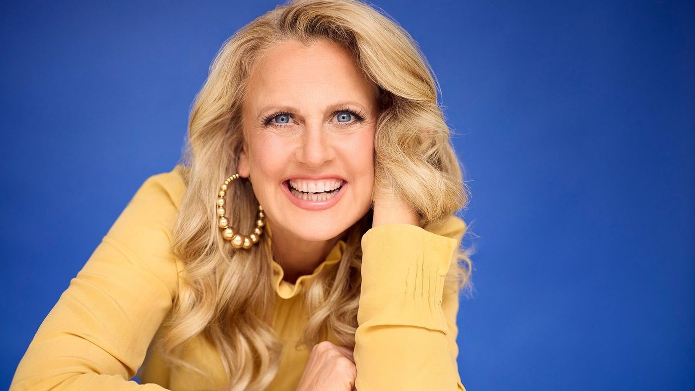 Barbara Schöneberger präsentiert Sommerrückblick von 'Verstehen Sie Spaß?'