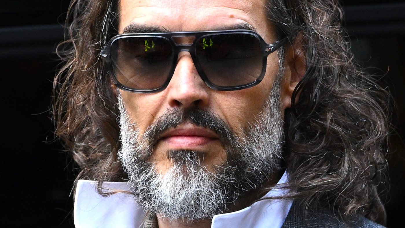 Prozess gegen Russell Brand in London hat begonnen