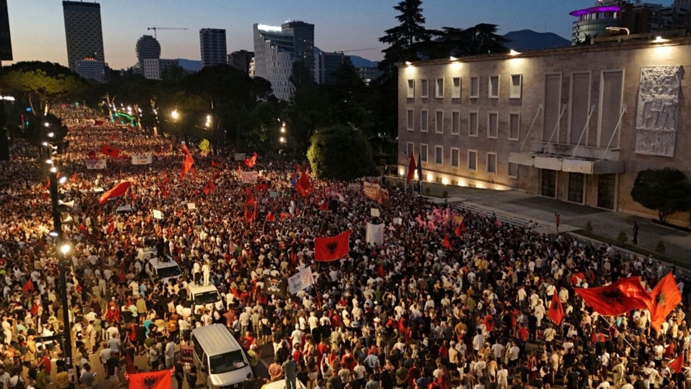 Zehntausende protestieren in Albanien gegen Kushner-Bauprojekt und Regierungschef Rama