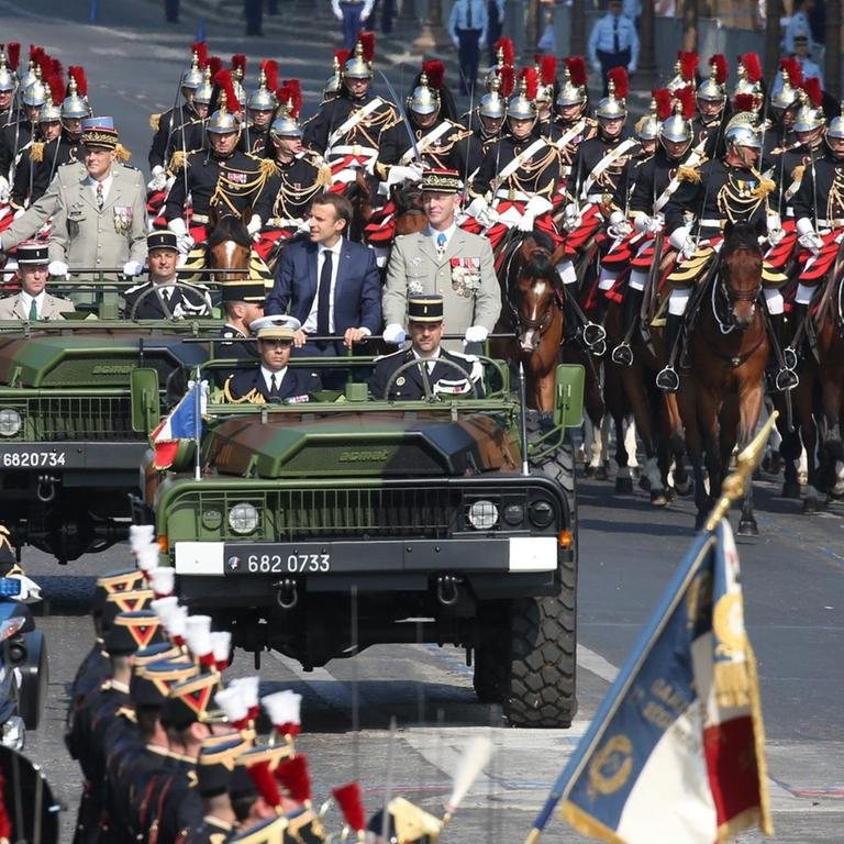 Merz und Selenskyj nehmen an Militärparade zum französischen Nationalfeiertag teil