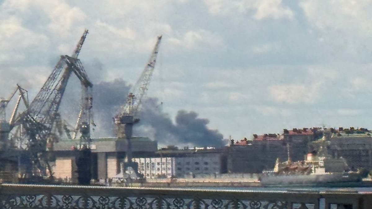Ukraine greift Ölterminal in St. Petersburg an