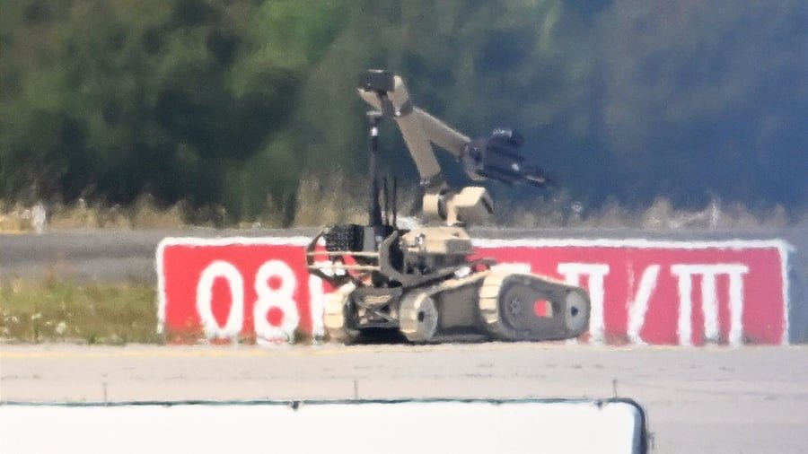 Polizei entschärft Drohne mit Sprengvorrichtung am Flughafen Leipzig/Halle