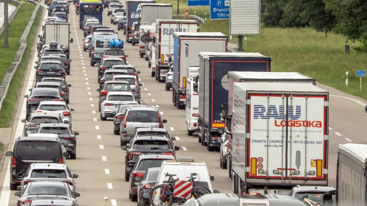 Niedrigwasser: Bilger erwägt Aufhebung des Sonntagsfahrverbots