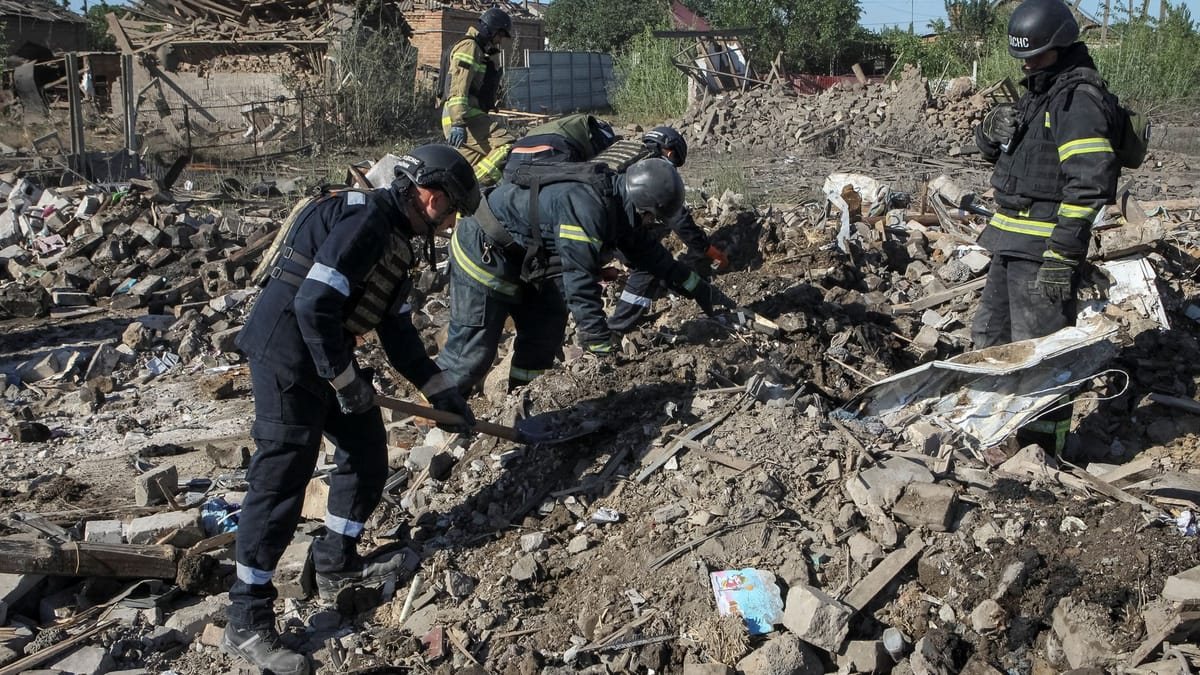 Nordkoreanische Rakete tötet sechs Familienmitglieder in der Ukraine