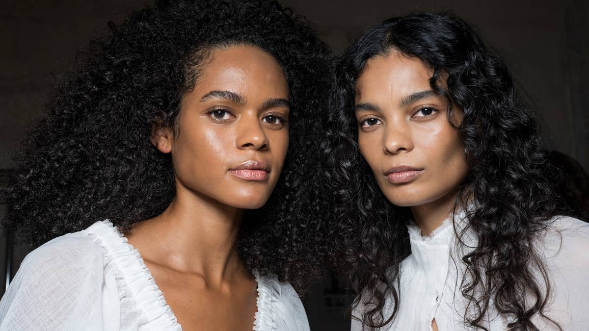 Fashionista-Redaktion stellt ihre Beauty-Favoriten des Monats Oktober vor