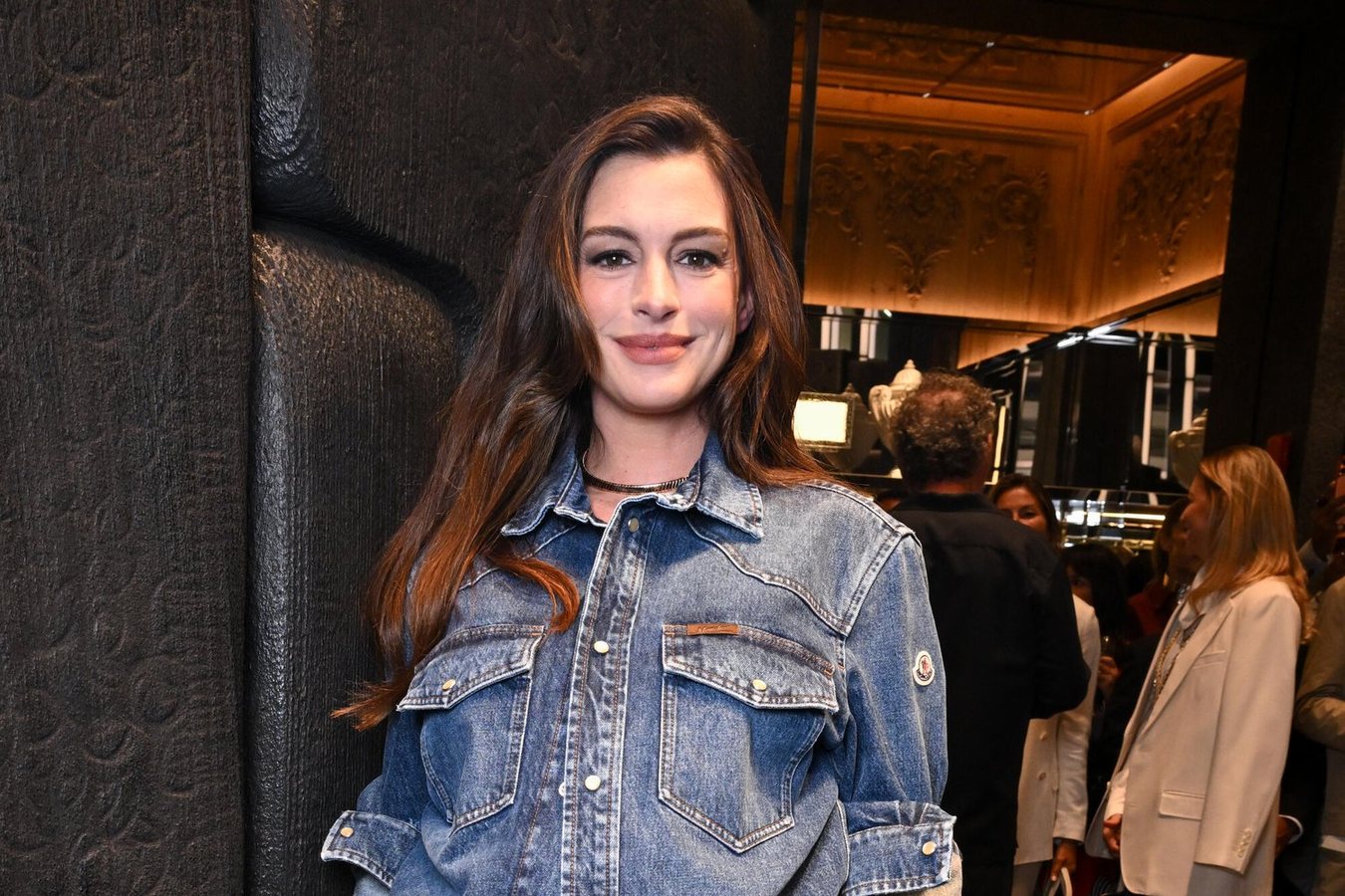 Anne Hathaway darf nicht zu «Hot Ones» – Arzt warnt vor Frühgeburt