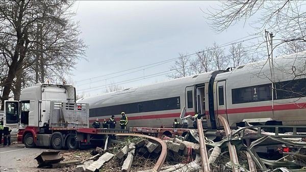 ICE-Unglück in Rönneburg: Abschlussbericht offenbart jahrelange Versäumnisse am Bahnübergang