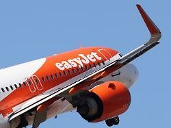Schlägerei an Bord: Urlaubsflieger muss nach Streit zwischen Familien umkehren