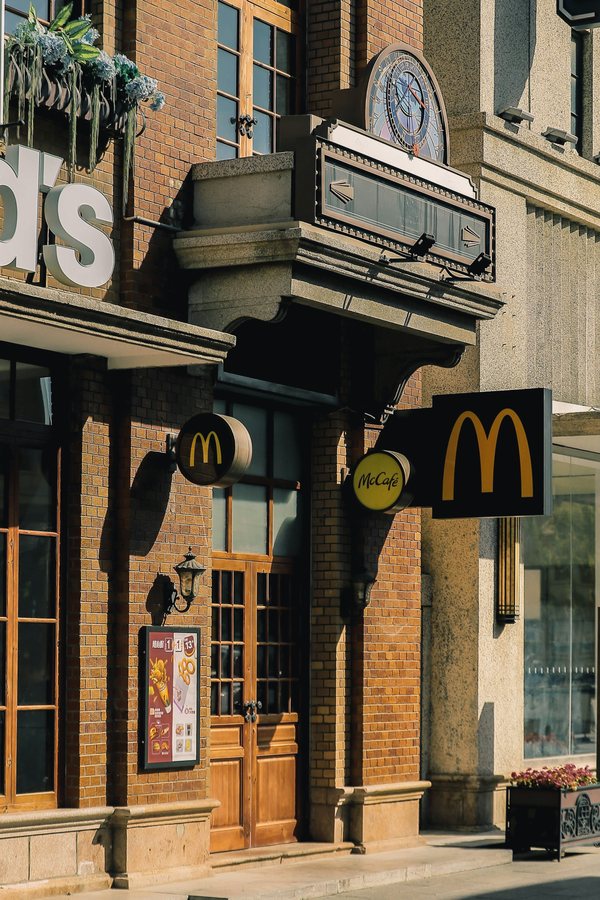Was hinter der Story über afrikanische McDonald’s-Security steckt