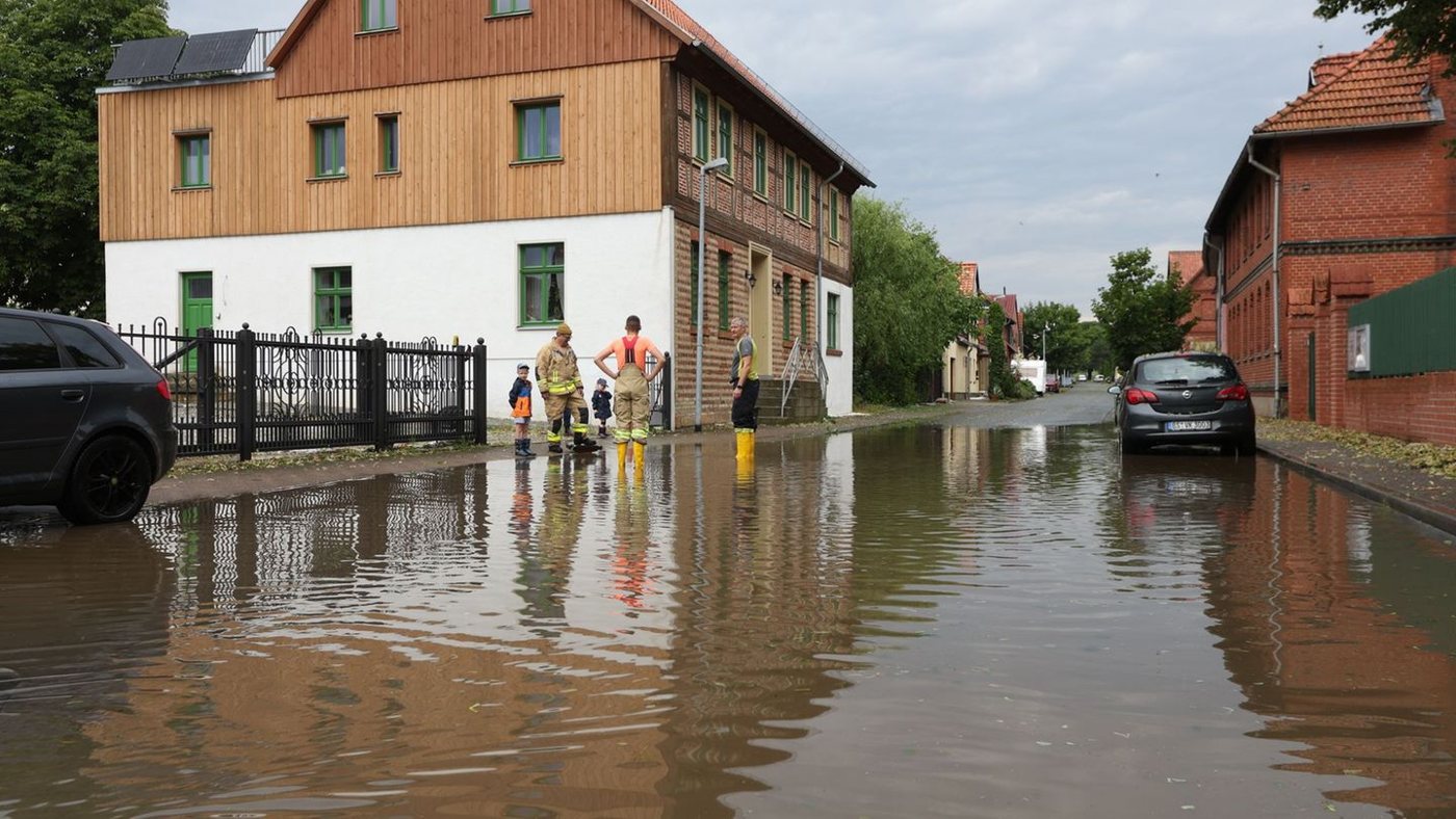 Schwere Gewitter verursachen hunderte Feuerwehreinsätze in Sachsen-Anhalt
