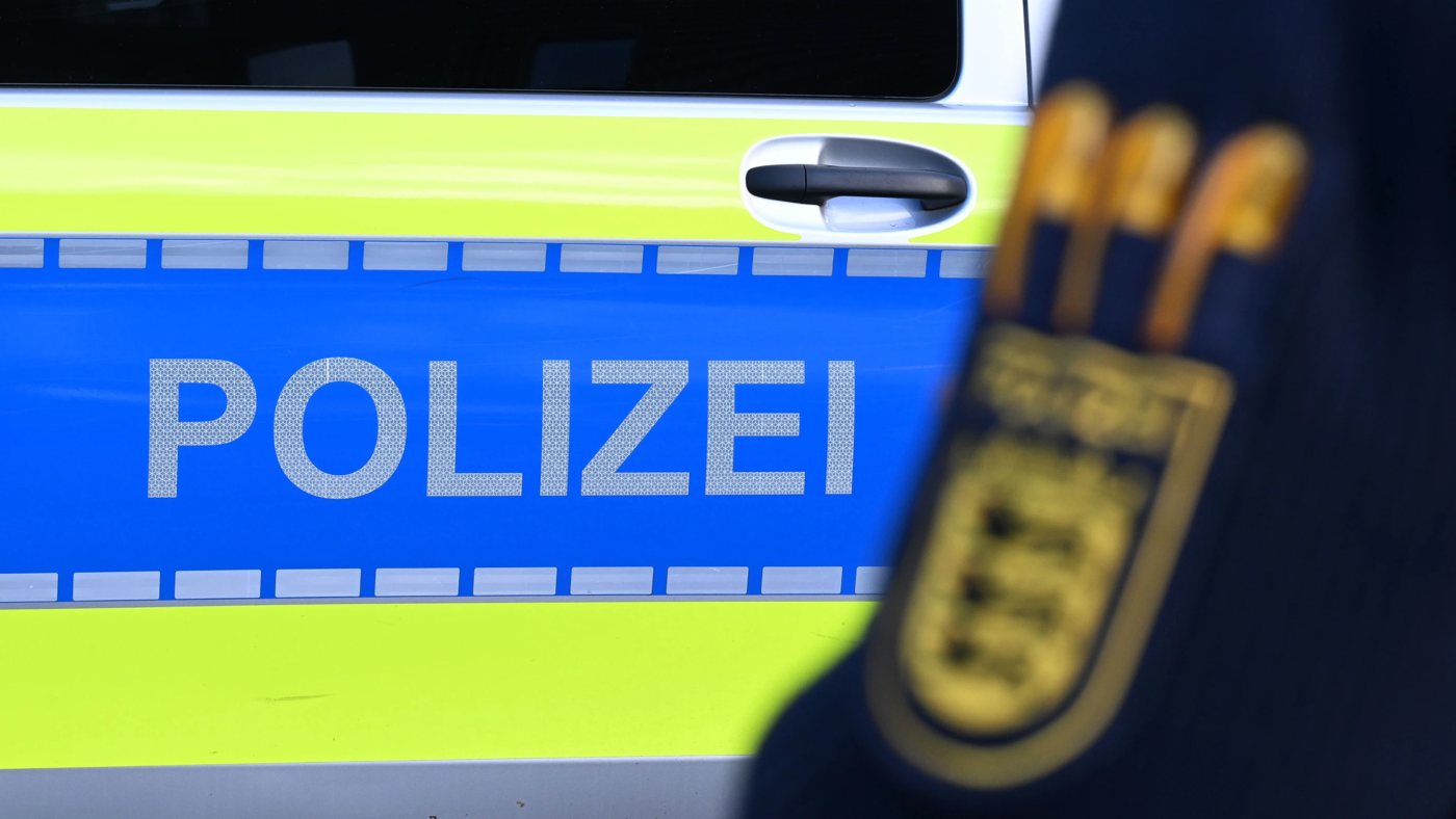 Frau überfährt Mann in Stuttgarter Tiefgarage und verschwindet