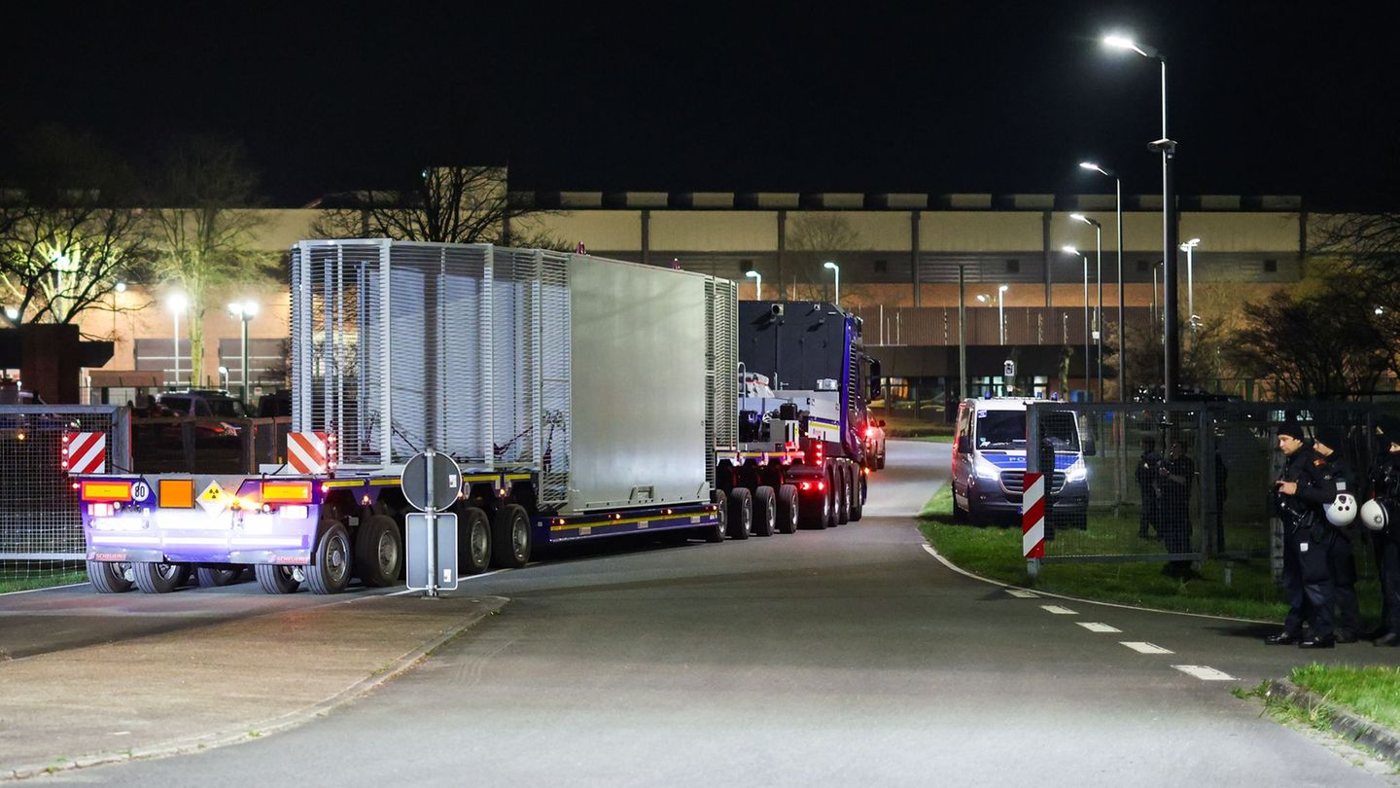 Technischer Defekt stoppt zehnten Castor-Transport nach Ahaus