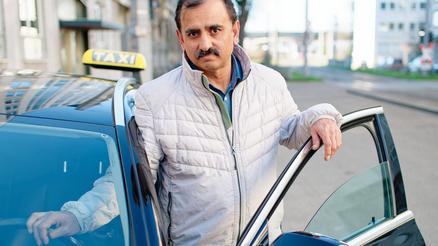 Taxifahrer Muhammad Afzal für heldenhaften Einsatz bei Amokfahrt in Mannheim ausgezeichnet