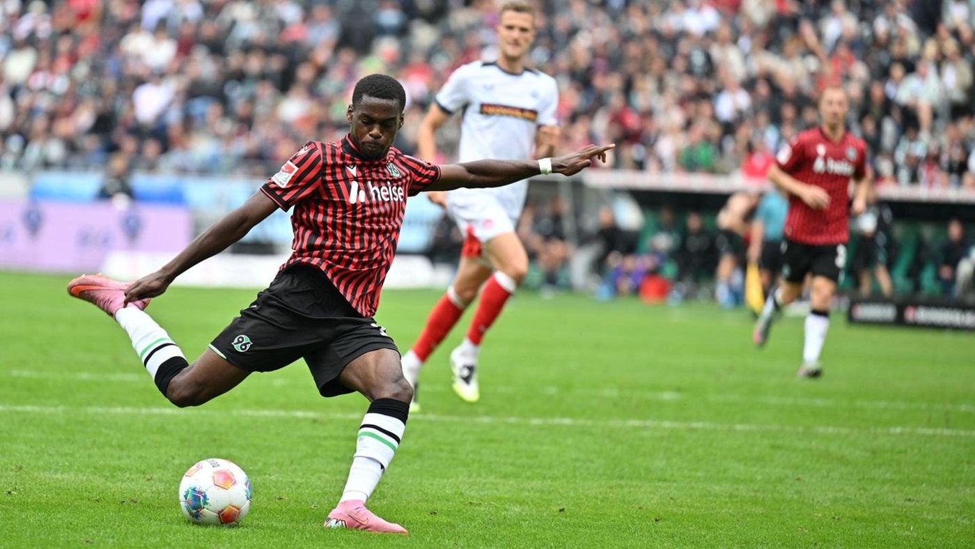 Eintracht Frankfurt verpflichtet Noël Aséko vom FC Bayern München für 13 Millionen Euro