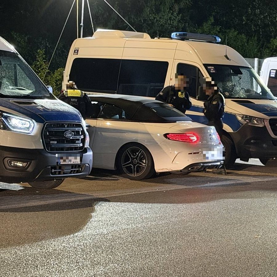 Polizei stellt bei Hells-Angels-Feier in Mönchengladbach Waffen und Drogen sicher
